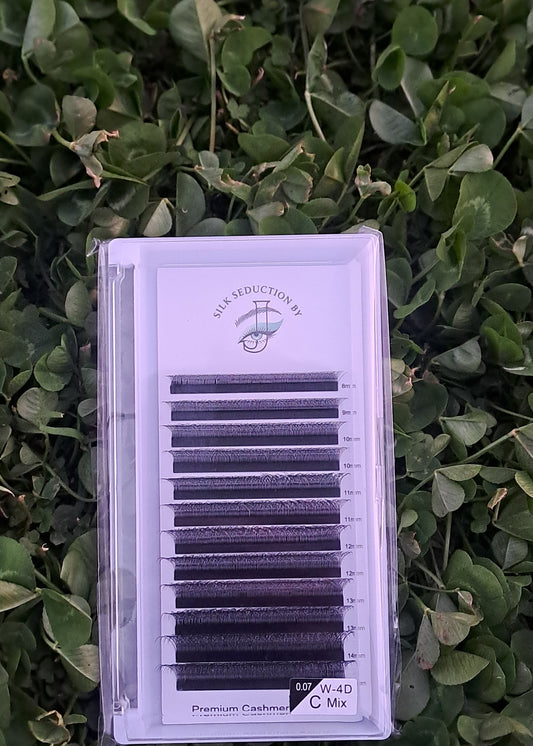 "W" Shaped Lashes (4D)